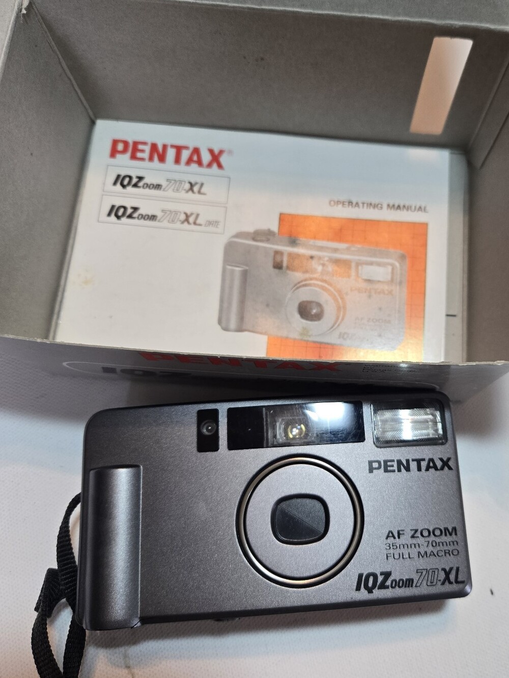 Pentax IQZoom 70-XL Date 35mm Film Camera Point & Shoot AF Zoom Boxed Manual